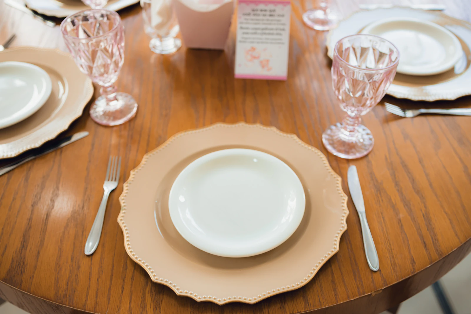 Detalhe da mesa posta para os convidados do chá de bebê em Goiânia